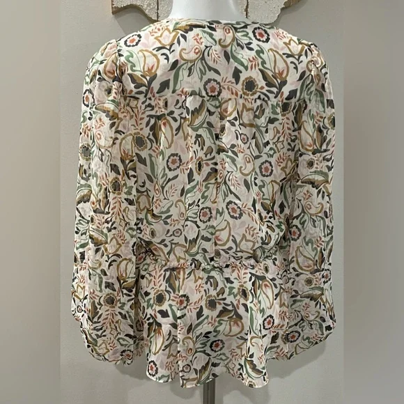 NWOT! Ted Baker BRIENNA
Tie Front Blouse with Bishop Sleeve - Picture 4 of 7